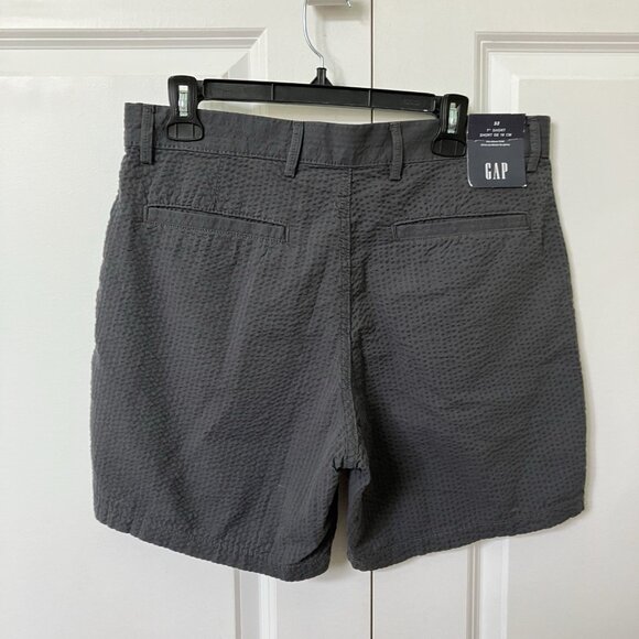 NWT Gap Shorts Mens 32 7 Inch Flat Front Essential Khaki Seersucker Gray - Picture 2 of 12